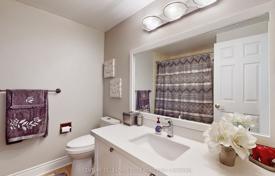 10-zimmer haus in der stadt in Scarborough, Kanada. C$1 747 000