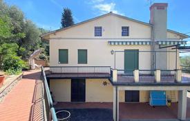 Villa – Florenz, Toskana, Italien. 1 850 000 €