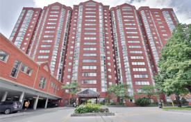 3-zimmer wohnung in Eglinton Avenue East, Kanada. C$976 000