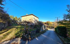 Haus We are selling an old Istrian stone house with a view of Grožnjan. 350 000 €