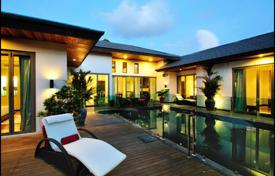 3-zimmer villa in Bang Tao Strand, Thailand. $3 000  pro Woche