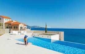 Wohnung in Radovići, Montenegro. 333 000 €