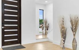 4-zimmer haus in der stadt in Miami, Vereinigte Staaten. $2 249 000