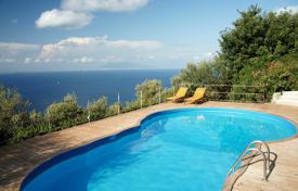 Villa – Capri, Campania, Italien. 18 700 €  pro Woche