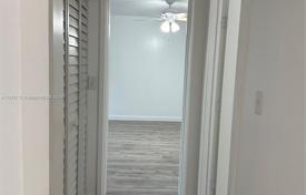 3-zimmer haus in der stadt 220 m² in Miami, Vereinigte Staaten. $580 000