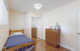 11-zimmer stadthaus in North York, Kanada. C$1 443 000