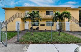 Haus in der stadt 355 m² in Miami, Vereinigte Staaten. $775 000