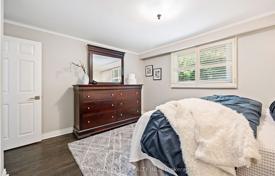11-zimmer haus in der stadt in Scarborough, Kanada. C$1 865 000