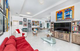 4-zimmer haus in der stadt 268 m² in Miami, Vereinigte Staaten. $799 000