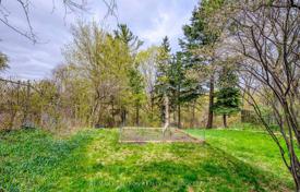 9-zimmer haus in der stadt in Etobicoke, Kanada. C$1 620 000