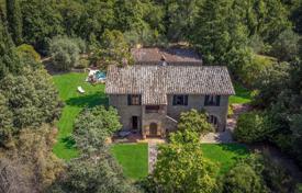 12-zimmer landgut 504 m² in Perugia, Italien. 880 000 €