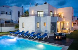 Villa – Ibiza, Balearen, Spanien. 7 100 €  pro Woche