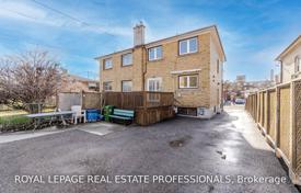 7-zimmer stadthaus in North York, Kanada. C$1 290 000