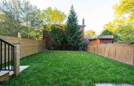 12-zimmer haus in der stadt in Etobicoke, Kanada. C$2 368 000