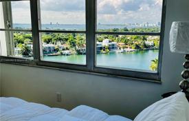 Eigentumswohnung – Collins Avenue, Miami, Florida,  Vereinigte Staaten. $700 000