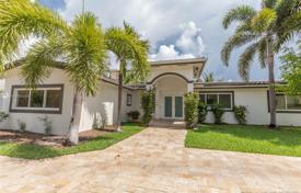 Einfamilienhaus – North Miami, Florida, Vereinigte Staaten. 1 090 000 €