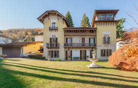 Villa – Stresa, Piedmont, Italien. 1 400 000 €