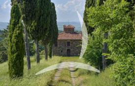 Grundstück in Radicofani, Italien. 780 000 €