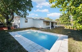 4-zimmer haus in der stadt 246 m² in Miami, Vereinigte Staaten. $1 100 000