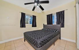 3-zimmer haus in der stadt 130 m² in Miami, Vereinigte Staaten. $659 000