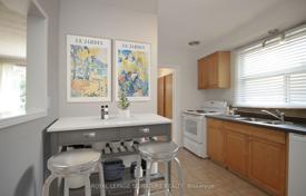 6-zimmer haus in der stadt in Scarborough, Kanada. C$1 390 000