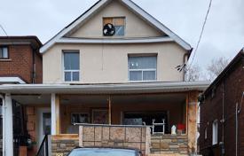 8-zimmer haus in der stadt in York, Kanada. C$1 680 000