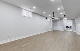 10-zimmer haus in der stadt in Scarborough, Kanada. C$2 162 000