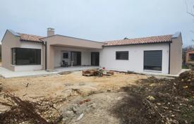 3-zimmer haus in der stadt 137 m² in Raša, Kroatien. 520 000 €