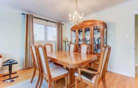 5-zimmer haus in der stadt in Scarborough, Kanada. C$1 181 000