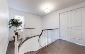 9-zimmer haus in der stadt in Scarborough, Kanada. C$1 324 000