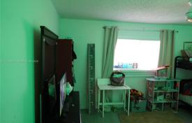 3-zimmer haus in der stadt 358 m² in Florida, Vereinigte Staaten. $535 000