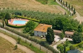 Villa – Montalcino, Toskana, Italien. 3 150 000 €