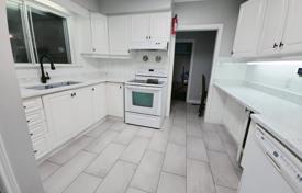 8-zimmer haus in der stadt in Scarborough, Kanada. C$1 343 000