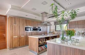 6-zimmer einfamilienhaus 649 m² in Dromolaxia, Zypern. 1 800 000 €
