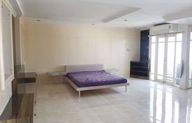 2-zimmer appartements in eigentumswohnungen in Khlong Toei, Thailand. $619 000