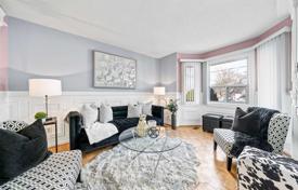 10-zimmer haus in der stadt in York, Kanada. C$1 700 000