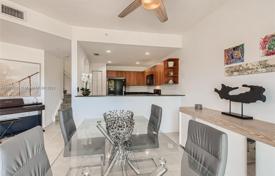 Wohnung – Doral, Florida, Vereinigte Staaten. $450 000
