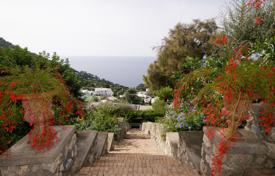 Villa – Capri, Campania, Italien. 16 300 €  pro Woche