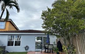 Haus in der Stadt – West End, Miami, Florida,  Vereinigte Staaten. $480 000
