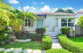 Einfamilienhaus – Surfside, Florida, Vereinigte Staaten. 746 000 €