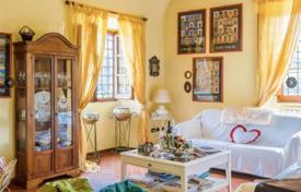 3-zimmer villa 195 m² in Florenz, Italien. 1 200 000 €