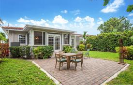 Einfamilienhaus – Surfside, Florida, Vereinigte Staaten. $819 000