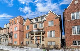 10-zimmer stadthaus in North York, Kanada. C$1 445 000