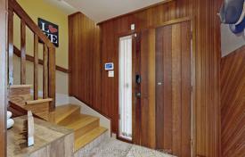 10-zimmer haus in der stadt in North York, Kanada. C$2 062 000
