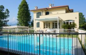 6-zimmer villa in Forte dei Marmi, Italien. Price on request