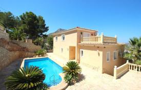 5-zimmer villa 303 m² in Calp, Spanien. 569 000 €