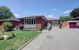 4-zimmer haus in der stadt in Etobicoke, Kanada. C$1 073 000