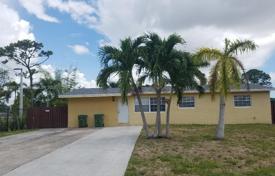 Haus in der Stadt – West Palm Beach, Florida, Vereinigte Staaten. $779 000