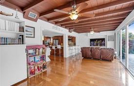 4-zimmer haus in der stadt 242 m² in Miami, Vereinigte Staaten. $1 100 000