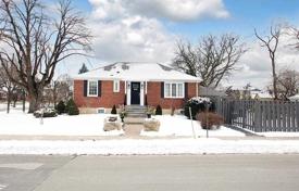 4-zimmer haus in der stadt in Etobicoke, Kanada. C$1 474 000